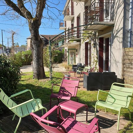Logis Hotel Saint Cyr La Ferte-Saint-Cyr Exterior photo