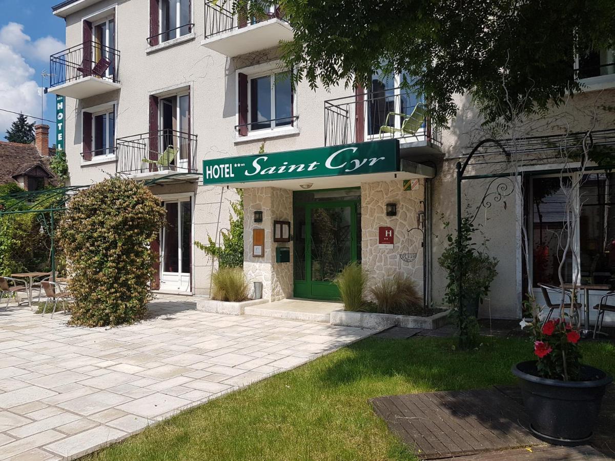 Logis Hotel Saint Cyr La Ferte-Saint-Cyr Exterior photo